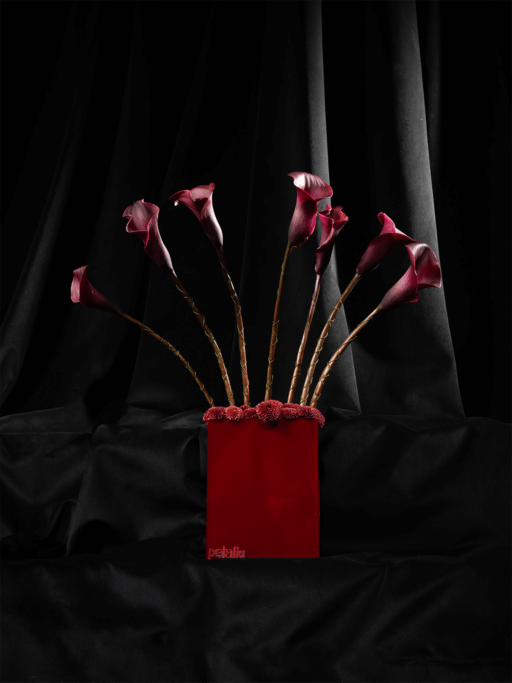 MEDIUM SIGNATURE VASE