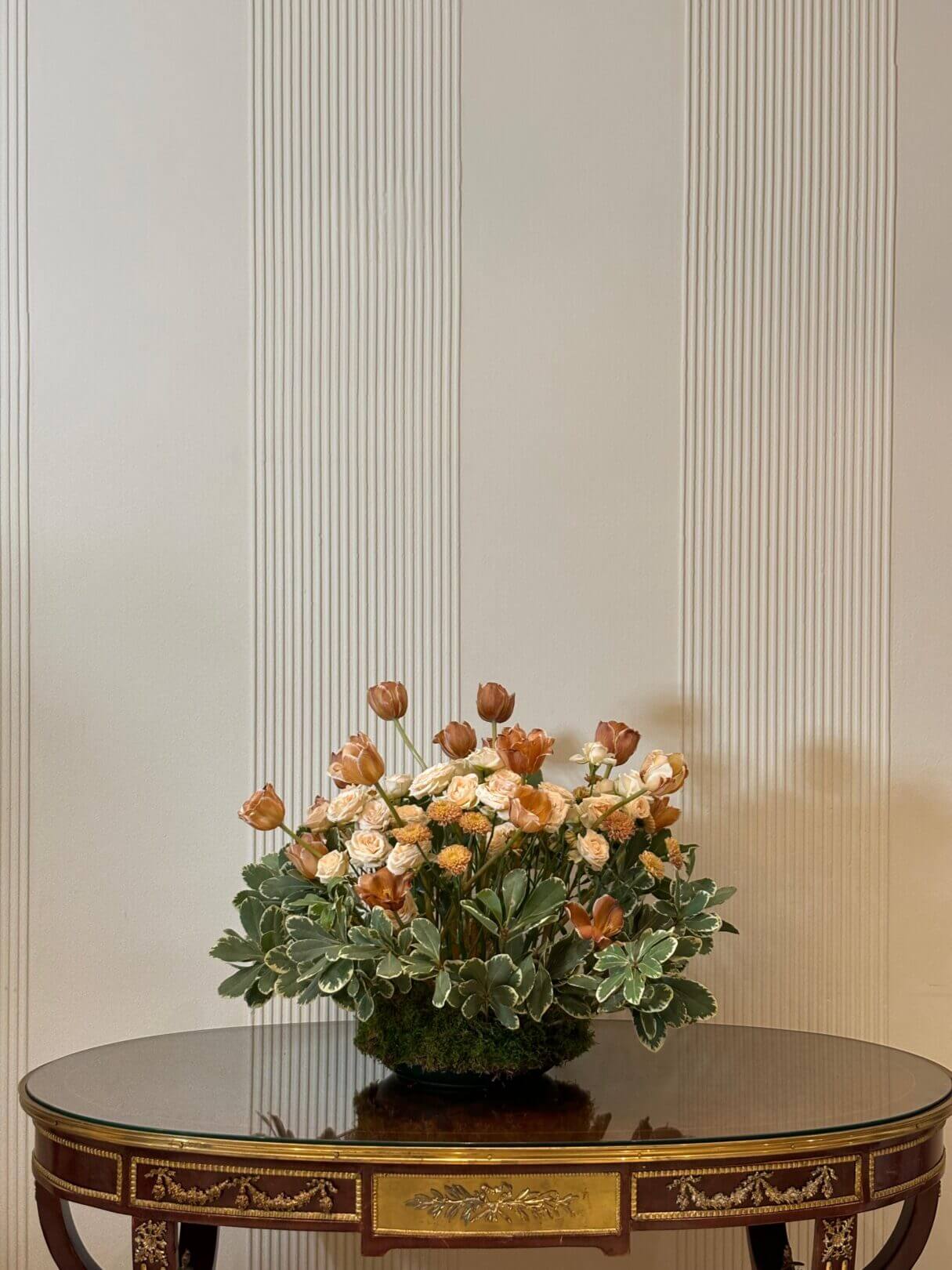 Neutral center piece - Image 3